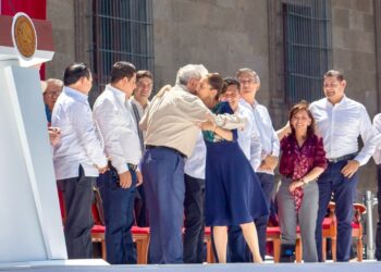 “No estás sola”, alienta el gobernador Rocha a la presidenta Claudia Sheinbaum