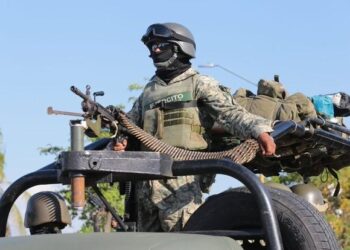 Tras enfrentamiento en San Ignacio, militares detienen a hombre con un barret