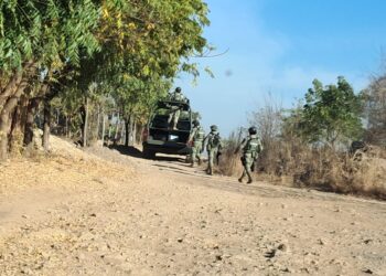 Localizan a hombre sin vida con huellas de violencia cerca del panteón en Elota