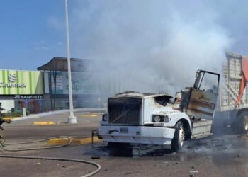 Se incendia torton en sector Abastos en Culiacán