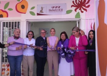 Inaugura Estrella Palacios primera UNEMujeres en Mazatlán