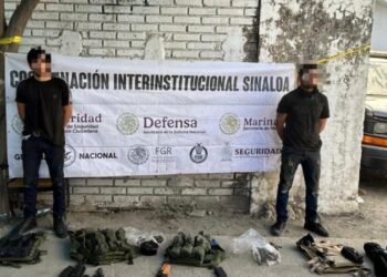 Marina detiene a tres hombres armados en vehículo robado en Mazatlán