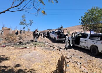 Se enfrentan a balazos autoridades y civiles en Jardines de la Sierra en Culiacán