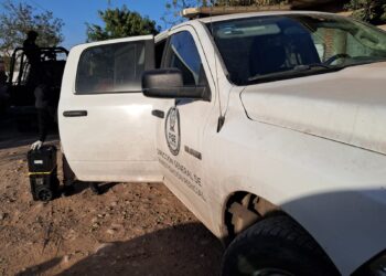 Hallan cadáver envuelto en cobija a la orilla de la carretera México 15