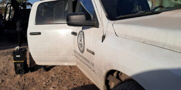 Hallan cadáver envuelto en cobija a la orilla de la carretera México 15