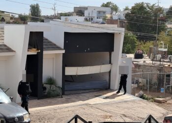 Rafaguean vivienda en la colonia Lázaro Cárdenas, en Culiacán