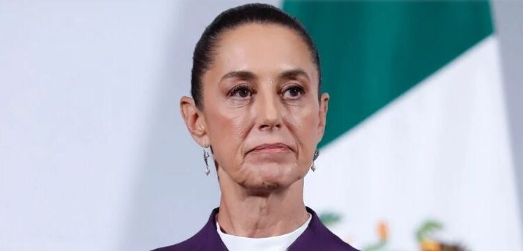 Celular de Sheinbaum fue hackeado tras la entrega de 29 criminales a Estados Unidos: New York Times