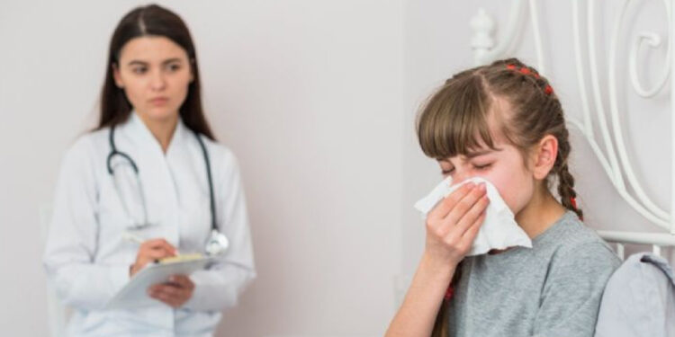 Tos ferina en México: estos son los síntomas de la enfermedad que en una semana reportó 78 casos en niños