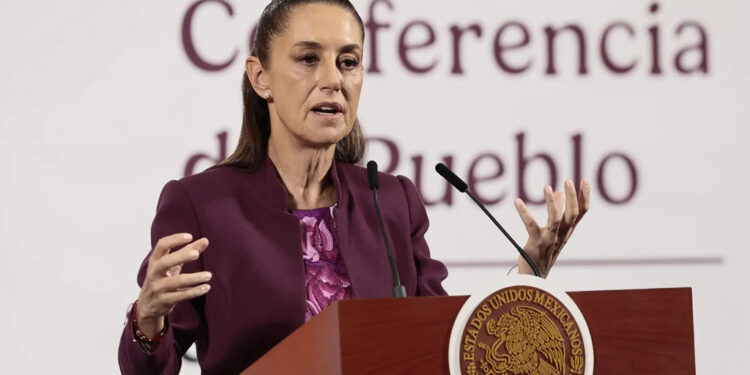 Sheinbaum reconoce que aranceles afectan más a México por integración automotriz con EE.UU.