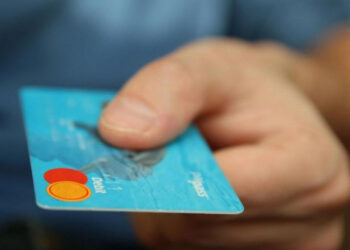 ¿Te llegan cargos no reconocidos a la tarjeta? Con estos tips puedes minimizar el riesgo