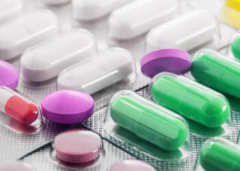 Claudia Sheinbaum defiende la compra consolidada de medicamentos