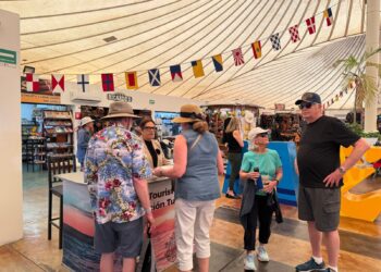 Mazatlán recibe al crucero Carnival Panorama con más de 4 mil visitantes