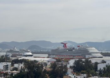 Mazatlán recibe a más de 8 mil visitantes con el arribo de dos cruceros este miércoles