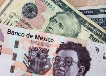 Bolsa Mexicana de Valores sube y el peso se aprecia tras respiro a México por aranceles de Trump