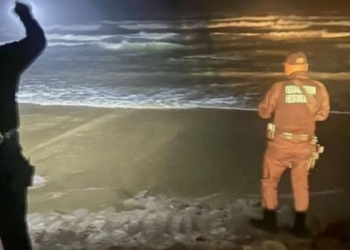 Joven salva a su amigo de morir ahogado, pero se pierde en el mar; localizaron su cuerpo 30 horas después