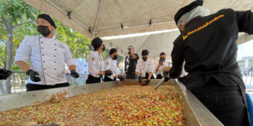 Venden 3 toneladas de ceviche en Culiacán, en favor de restaurantes afectados por la violencia