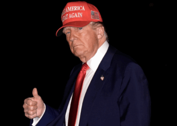 Trump culpa a Biden de la contracción del PIB y niega la responsabilidad de sus aranceles