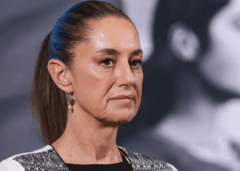 Sheinbaum sorprende a las redes, muestra foto suya de hace “Algunos ayeres” con impactante look