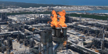 “No hay nada grave”: Sheinbaum descarta sabotaje en refinería de Dos Bocas