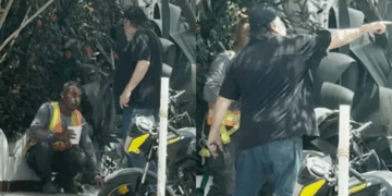 Extranjero agrede y expulsa a trabajador que comía fuera de su domicilio en Mazatlán