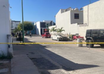 Localizan auto baleado en el fraccionamiento Portareal II, en Culiacán