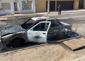 Incendian vehículo frente a centro de rehabilitación en Culiacán; ya había sido escenario de un levantón