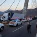 Tráiler embiste punto de revisión policiaco en el puente Baluarte. Hay tres agentes sin vida