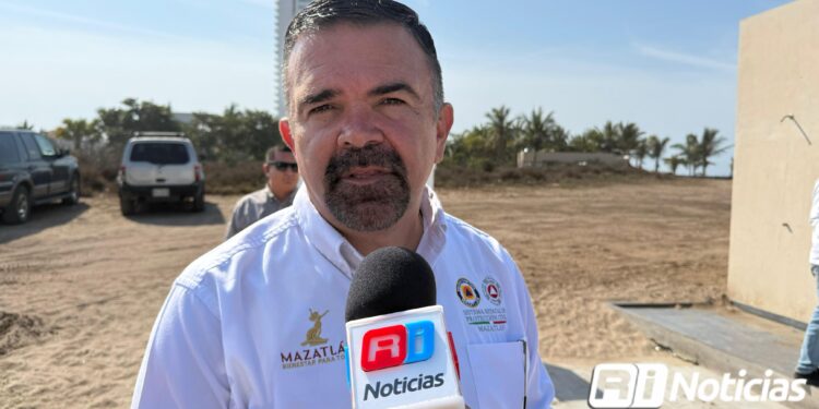 Protección Civil Mazatlán llama a bañistas obedece recomendaciones de salvavidas