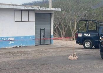 Encuentran dos cuerpos decapitados en la Carretera México 15 en Rosario