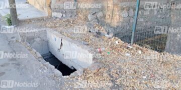 ALERTAN por peligroso “pozo” a un costado del Cárcamo 2 Norte