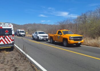 Familia sufre volcadura en la carretera libre Mazatlán – Culiacán; hay una mujer sin vida