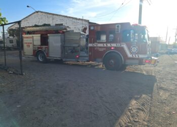 Sujetos incendian vehículos de una pensión de la Fiscalía, en Culiacán