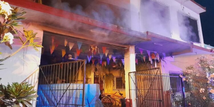 Muere hombre en incendio de vivienda en El Rosario