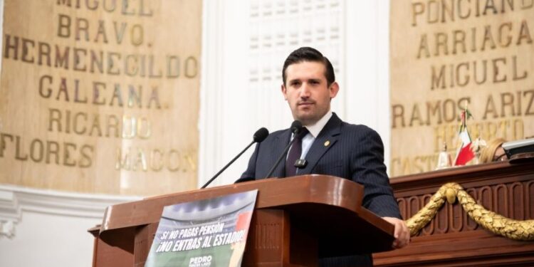 Que deudores de pensión alimenticia no puedan ingresar a conciertos y estadios, propone diputado de Morena