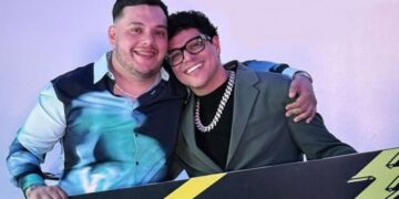 Eduin Caz le regala medio millón de pesos a su asistente por su cumpleaños