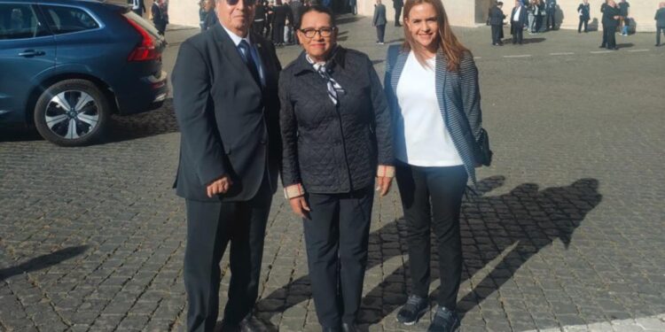 Rosa Icela Rodríguez llega al Vaticano para el funeral del papa Francisco