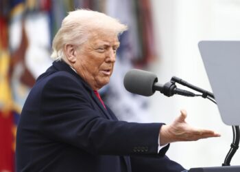 Trump amenaza a Putin con sanciones porque piensa que “quizá no quiere detener la guerra”