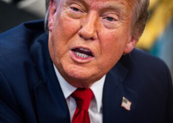 “¡Es mejor que pare ya!”: Trump asegura que fentanilo sigue entrando por México y Canadá