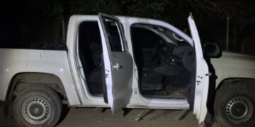 Aseguran dos camionetas y armamento tras enfrentamiento en Villa Juárez, Navolato