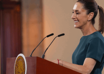 Sheinbaum pide a paisanos enviar cartas y mensajes en redes contra impuesto a remesas en EE.UU.