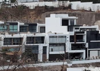 Atentan contra viviendas en residencial de Montebello, Culiacán