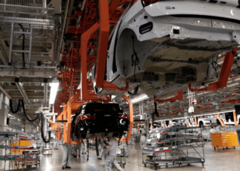 La producción de autos se desplomó 9.07% interanual en abril