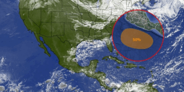 Huracán Alvin incrementa a 50% su potencial de formación
