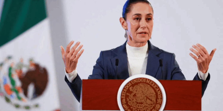 Pide Sheinbaum mantener alerta por posible impuesto a remesas en EE.UU. pese a primer revés