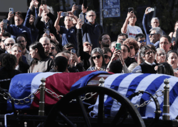 Uruguay despide a José Mujica con cortejo fúnebre multitudinario y velorio público