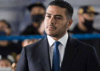Localizan cuerpos con narcomensajes dirigidos a Omar García Harfuch en Guerrero