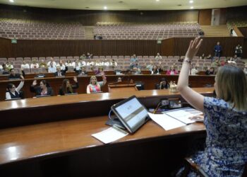 Presentan iniciativas en el Congreso a favor de niñas, niños y adolescentes