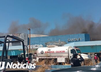 Se registra incendio en antiguo supermercado en Santa Fe