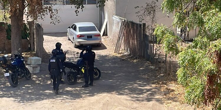 Localizan automovil baleado en Juntas del Humaya, en Culiacán