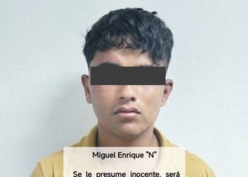 Intenta asaltar a un civil y lo detiene la policía con moto robada